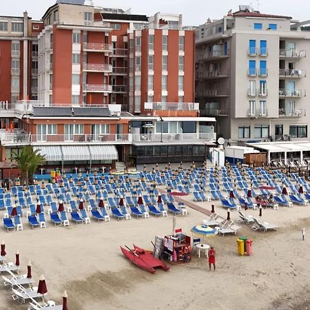 Hotel & Residence Stella Maris П'єтра-Лігуре Екстер'єр фото